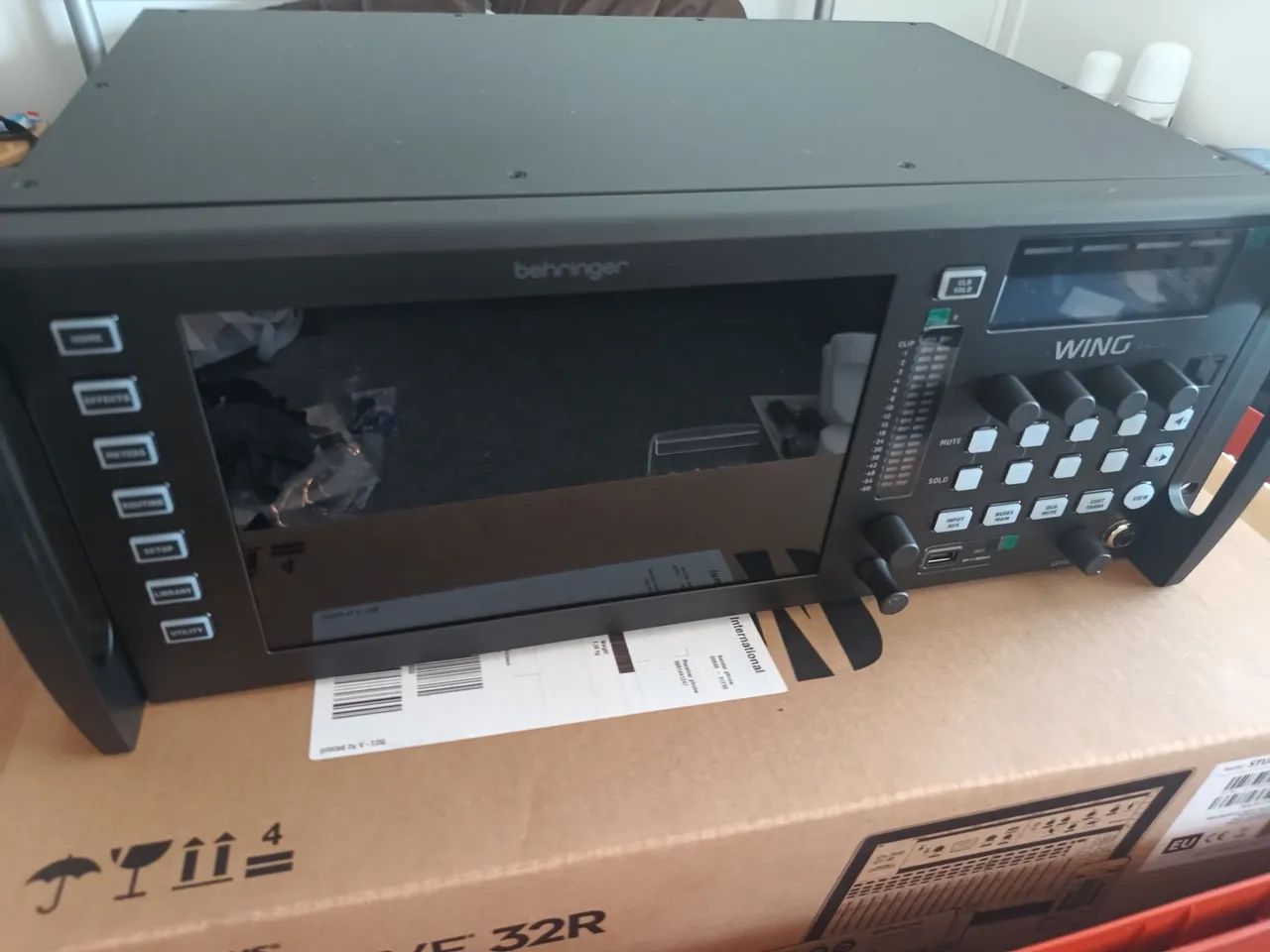 Behringer WING Rack mesa digital  - Foto 4