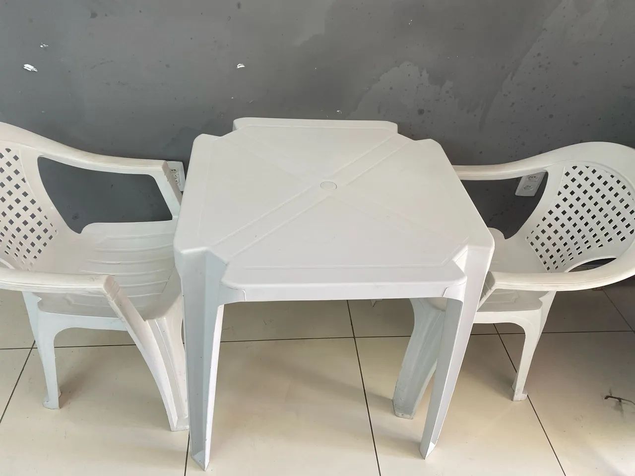 2 mesas de plástico  - Foto 5
