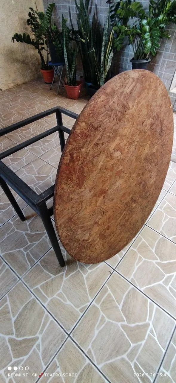 MESA COM TAMPO DE MADEIRA - Foto 3