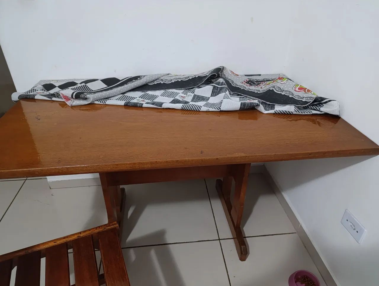 Vendo mesa de madeira. - Foto 2