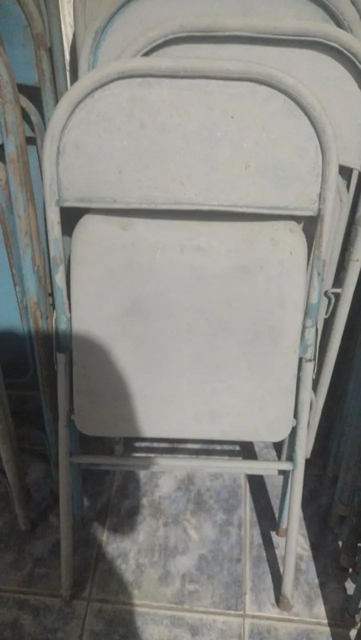 Cadeiras de ferro ( unidade)