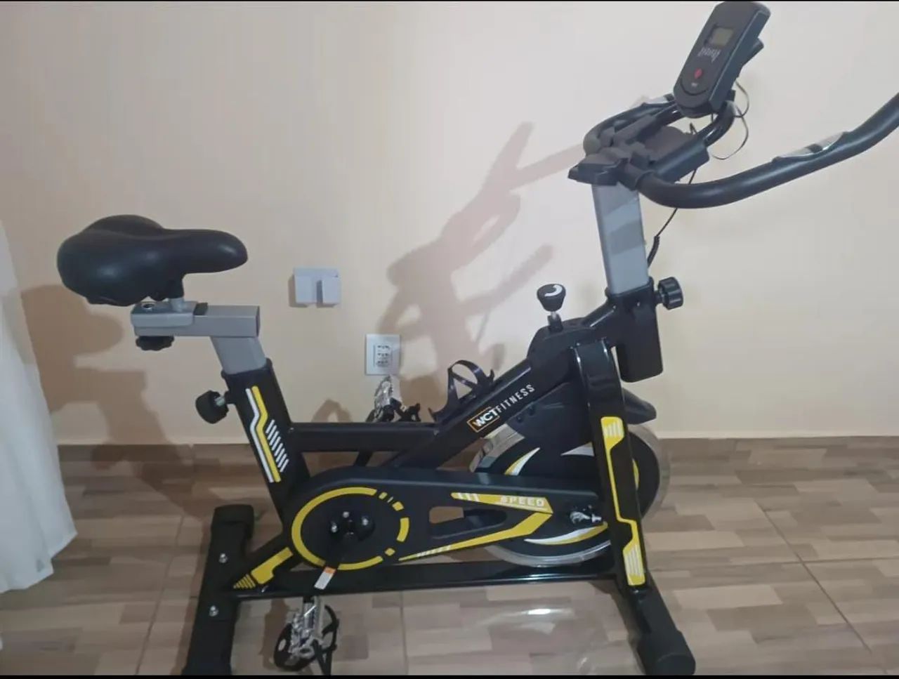 Bicicleta Spinning WCT fitness 13kg inércia 