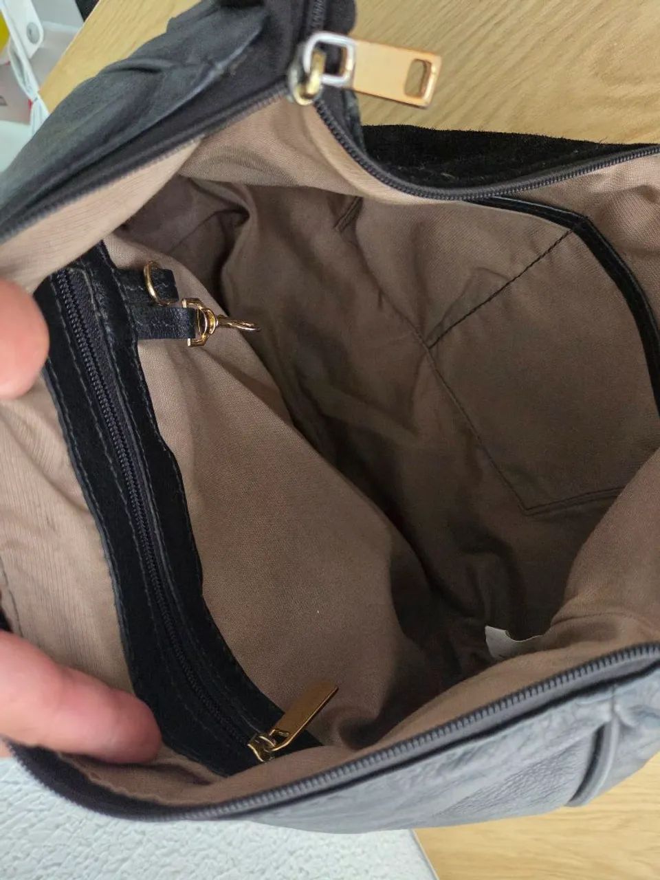 bolsa le postiche couro legitimo preta - Foto 4