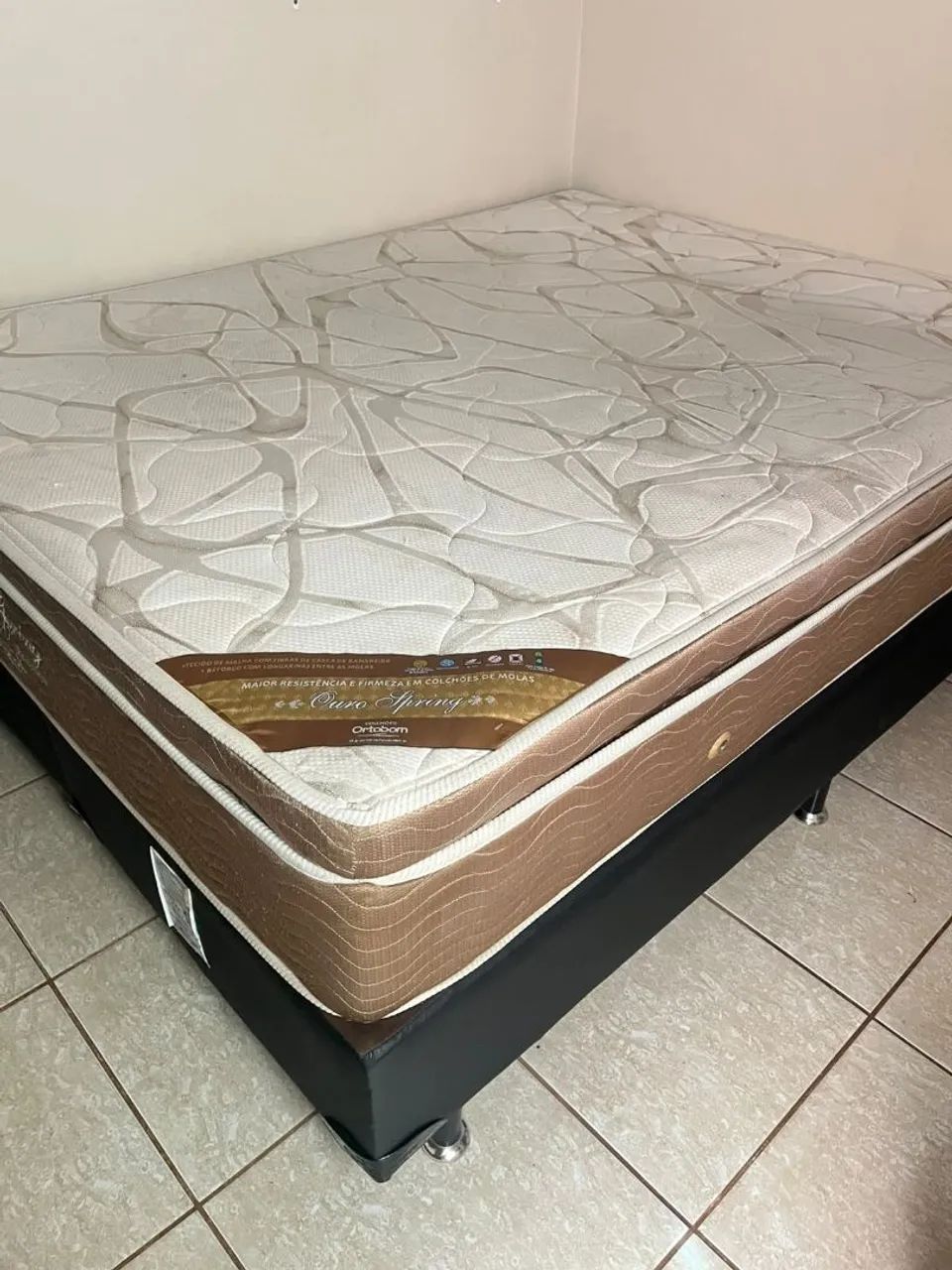 Colchão box casal ortobom. 