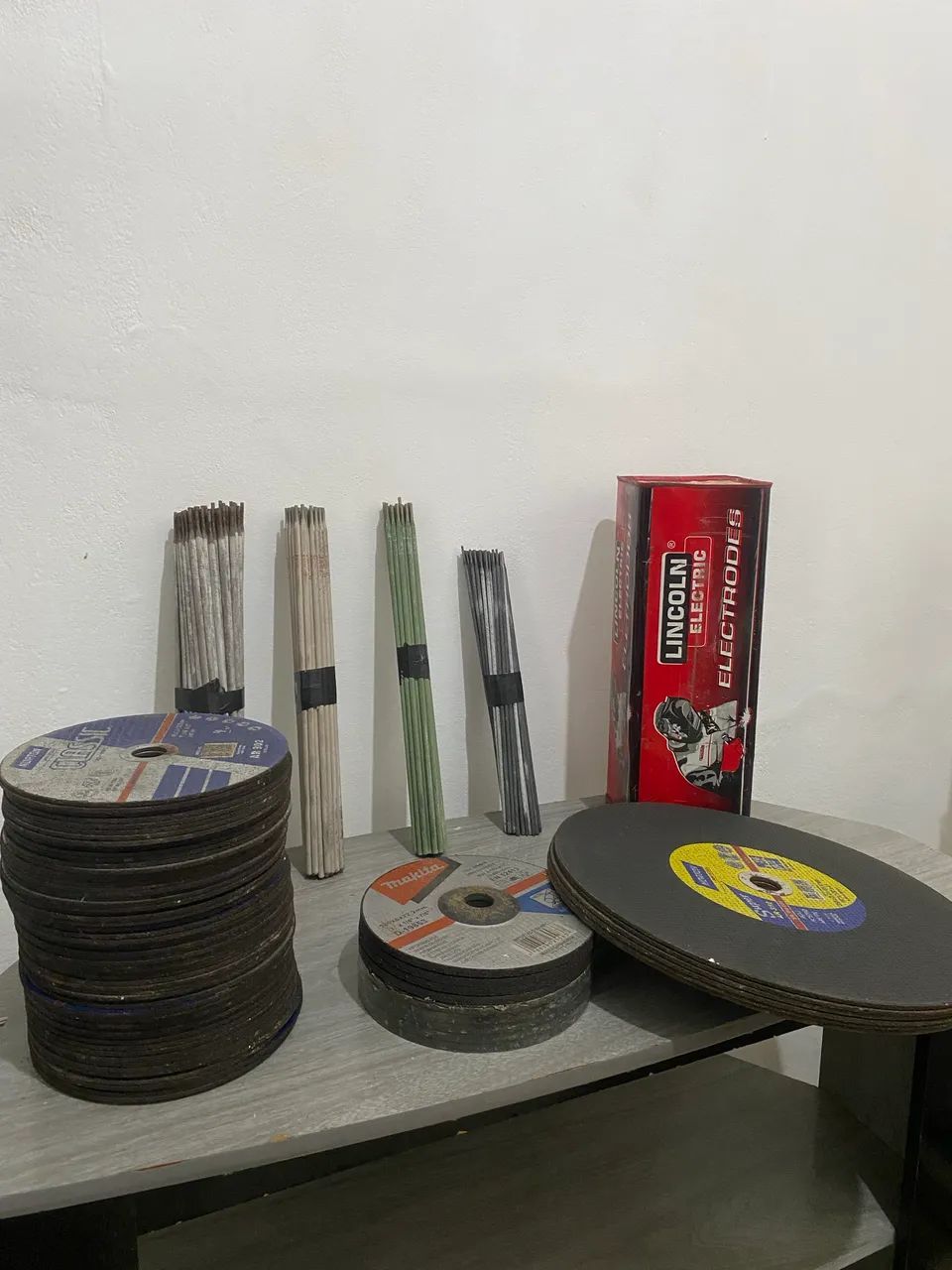 Discos de Corte - Lincoln, Norton e Makita e Eletrodos para soldagem - Material Novo