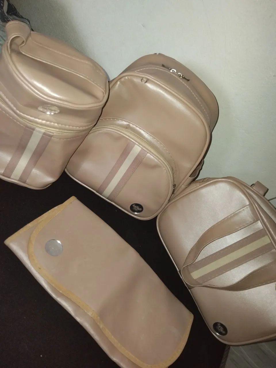 Vendo kit bolsa de maternidade/ sapatinho  - Foto 2