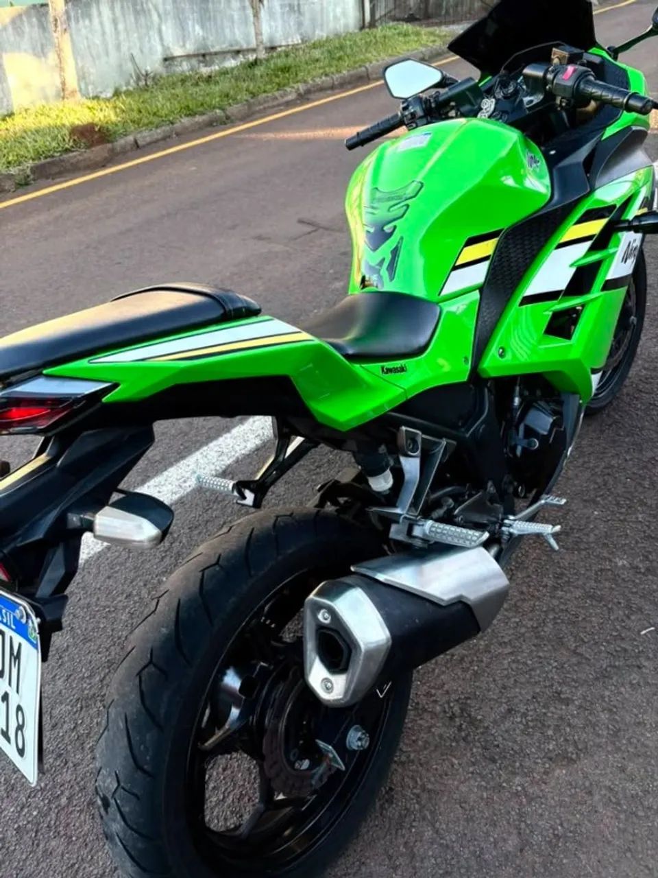 KAWASAKI NINJA 300 - Foto 5