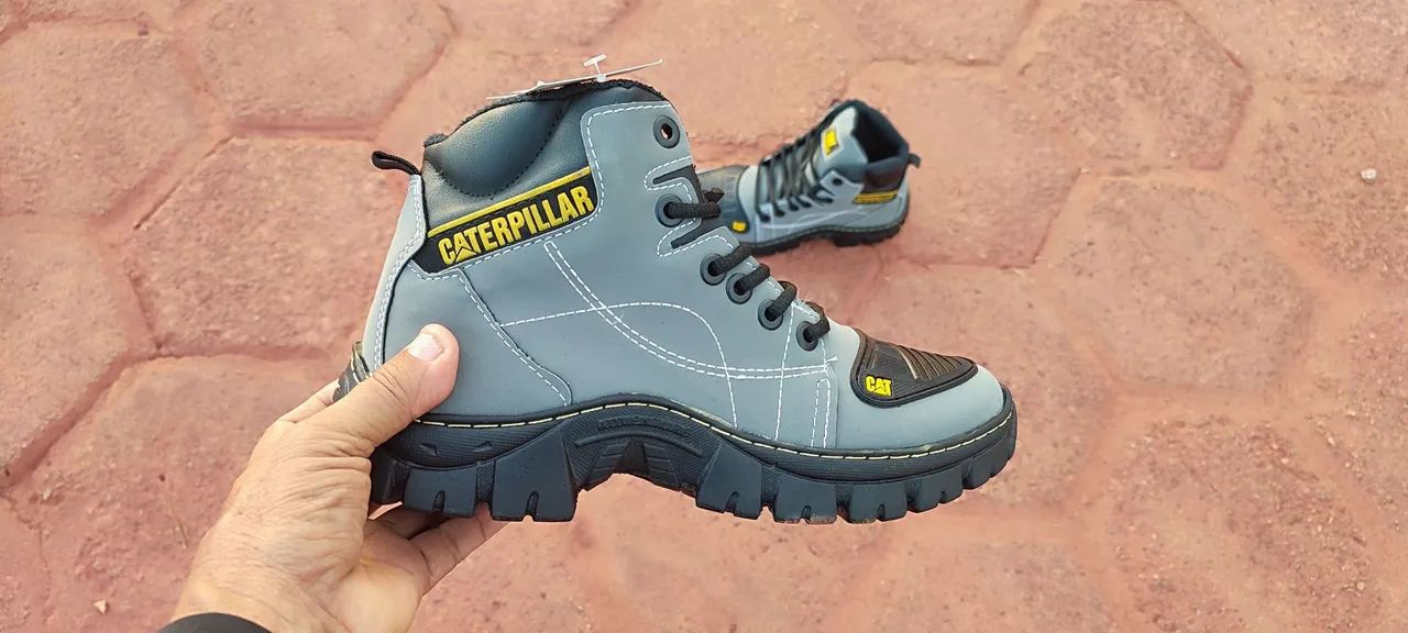 Botas Caterpillar grafite reforçada  - Foto 4