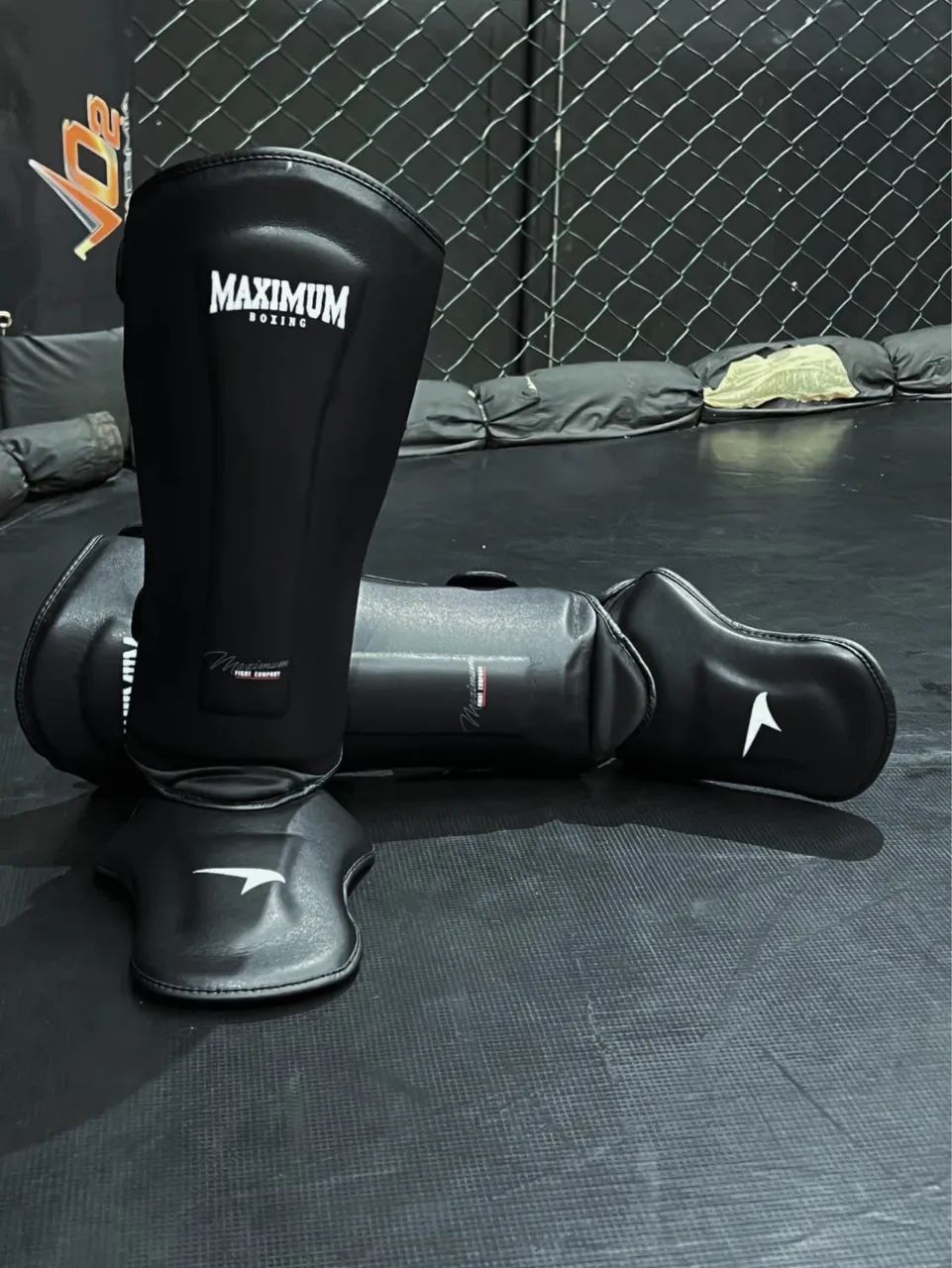 Caneleira Maximum boxe e MUAY thai 