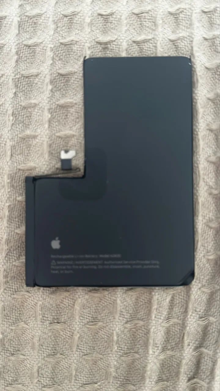 vendo bateria de iPhone 14 pro Max original  