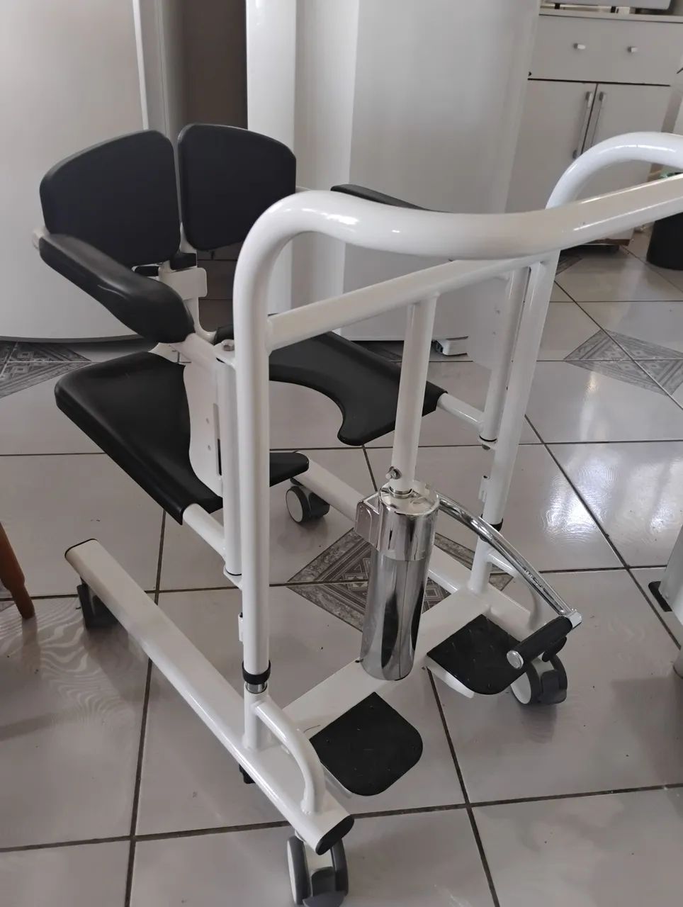 Cadeira de Banho e Hidráulica para Idoso - Foto 4