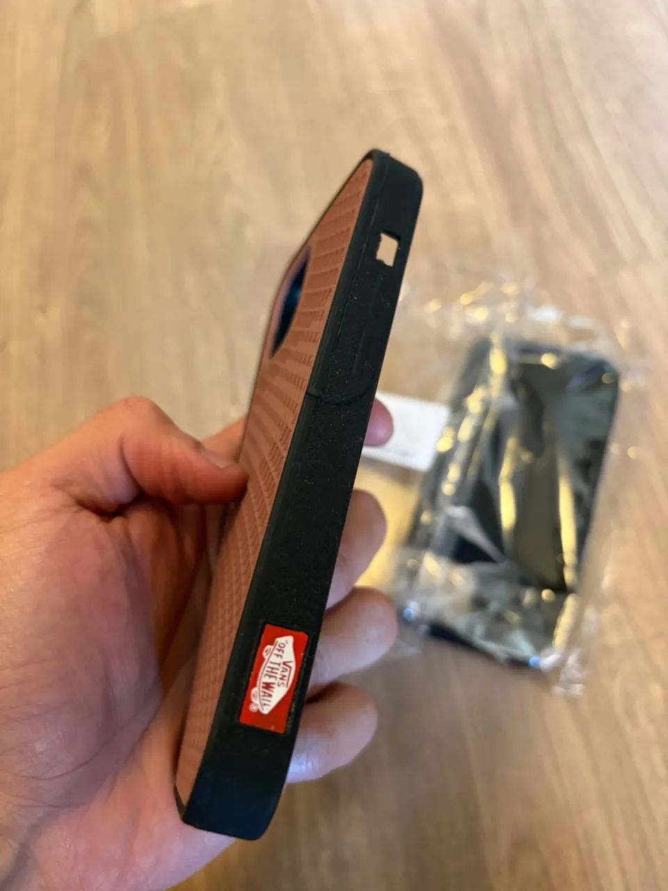 Capa VANS - IPhone 13 e 14 normal  - Foto 2