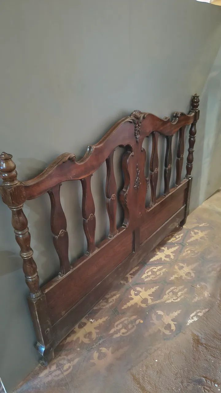 Cama antiga maciça entalhada! - Foto 4
