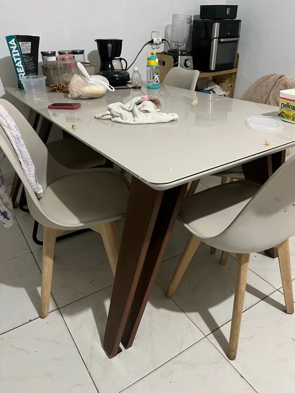 Mesa de jantar seis lugares 180cm