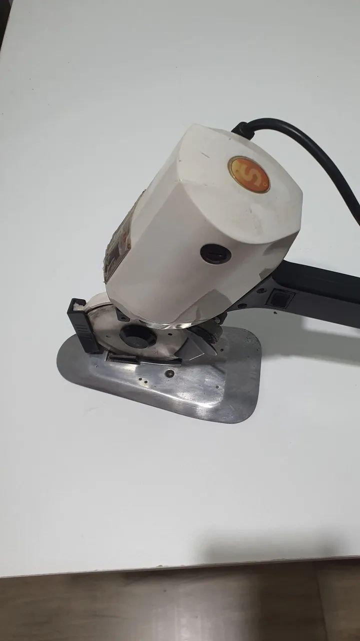 Maquina de cortar tecido Singer  - Foto 3