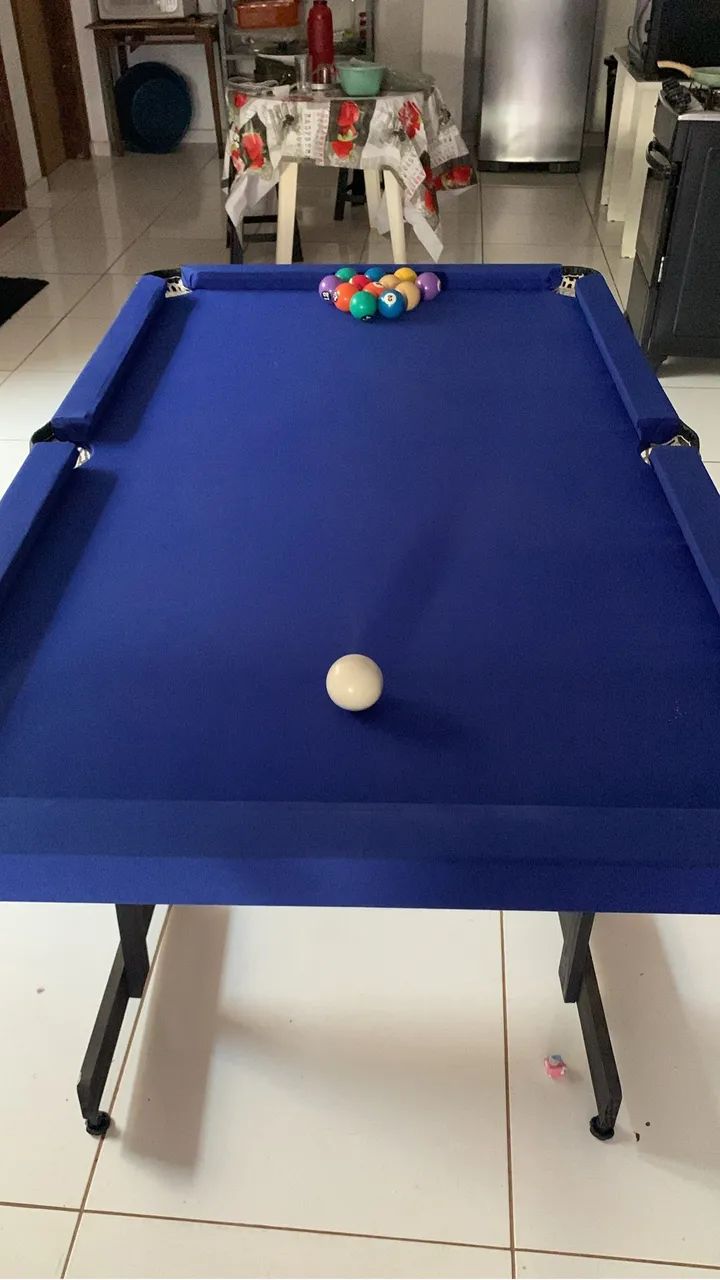 Vendo mesa de sinuca com pés dobrável 