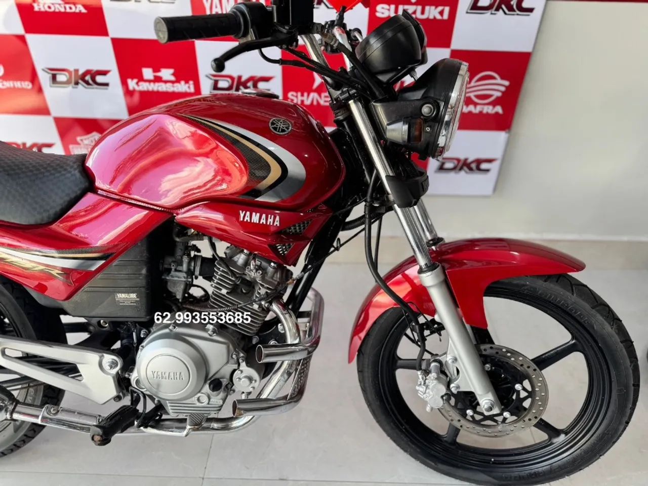 CBF125　カスタム　赤　CB125 CBX125 RZ125 YBR EN125 125デューク チュートリアル福田充徳さんが原付二種スポーツバイクを比較｜スズキ