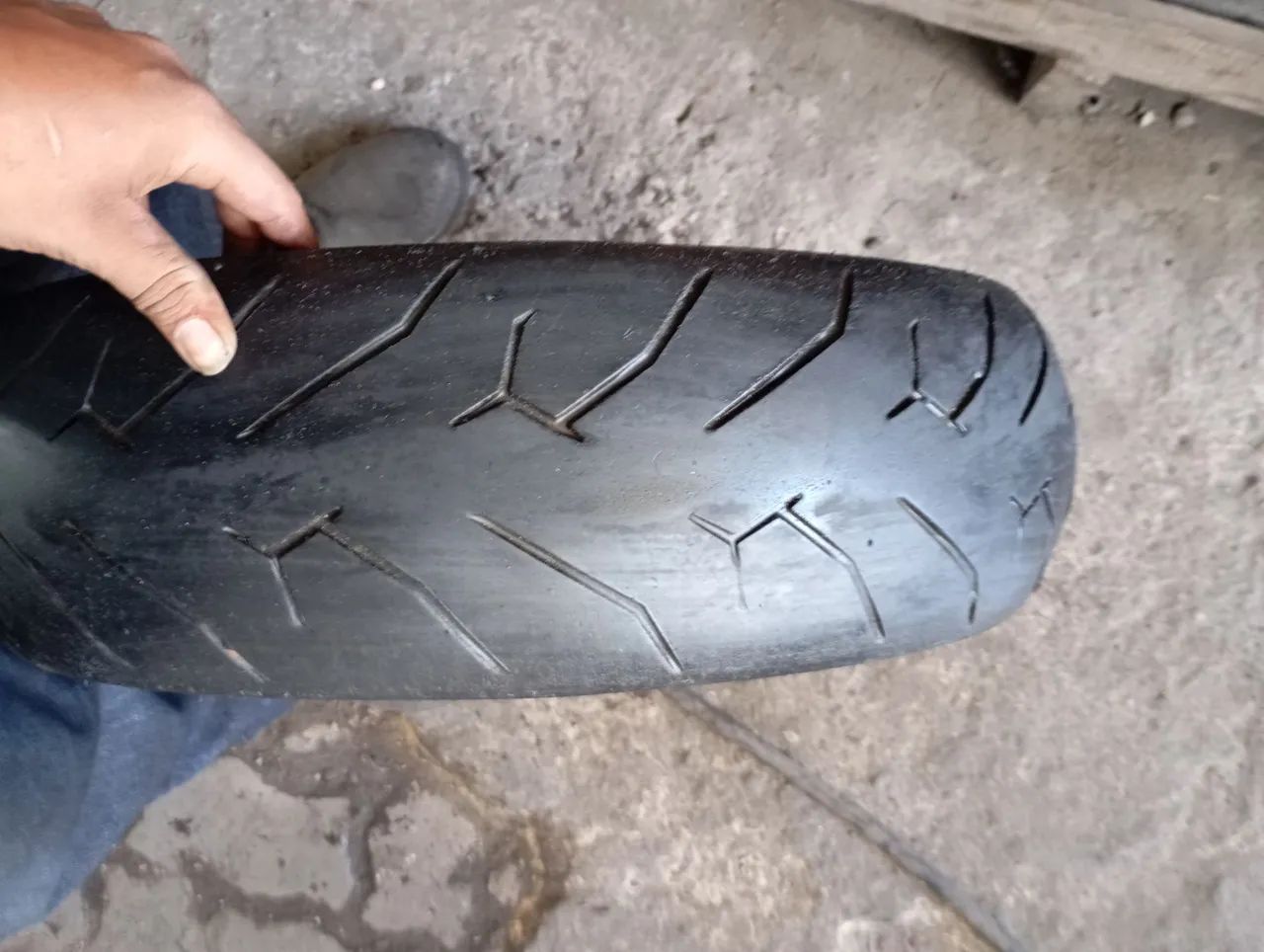 Pneu meia vida 140/60 17 fz15/cb250
