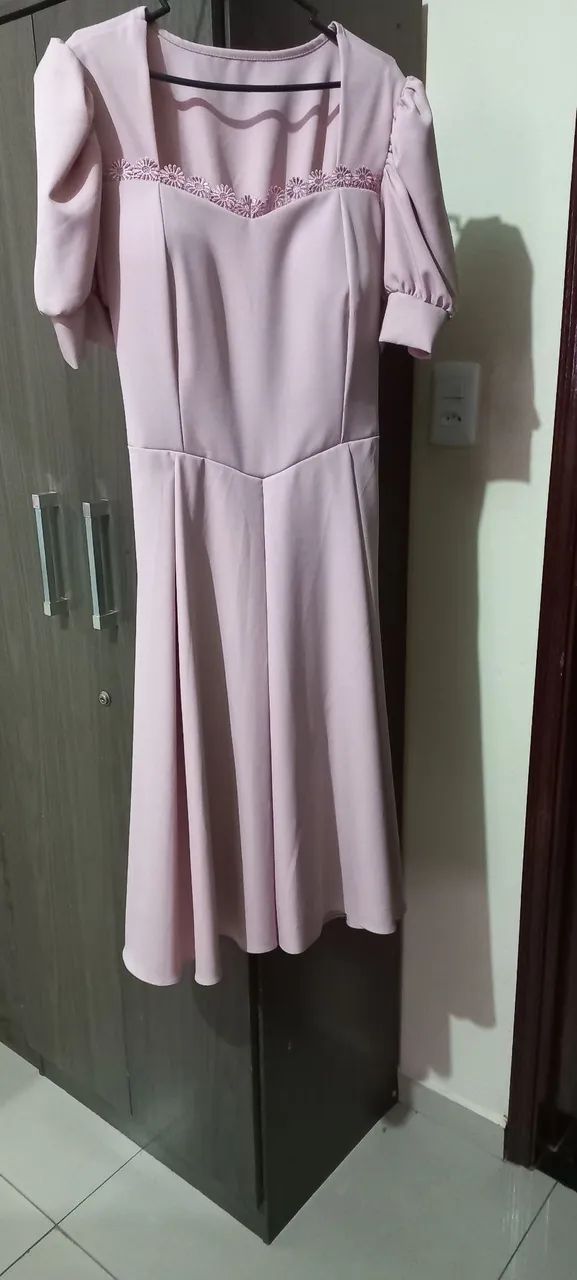 Vendo vestido semi novo conservado