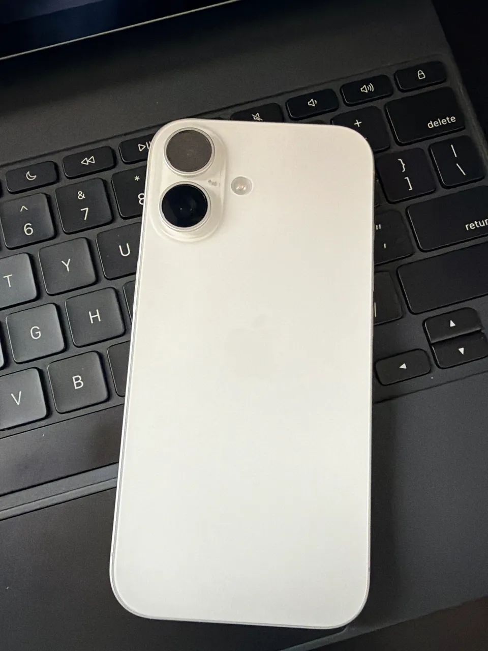 iPhone 16 128