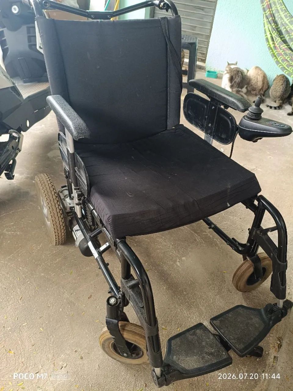 Cadeira de rodas motorizada e outros itens  - Foto 2
