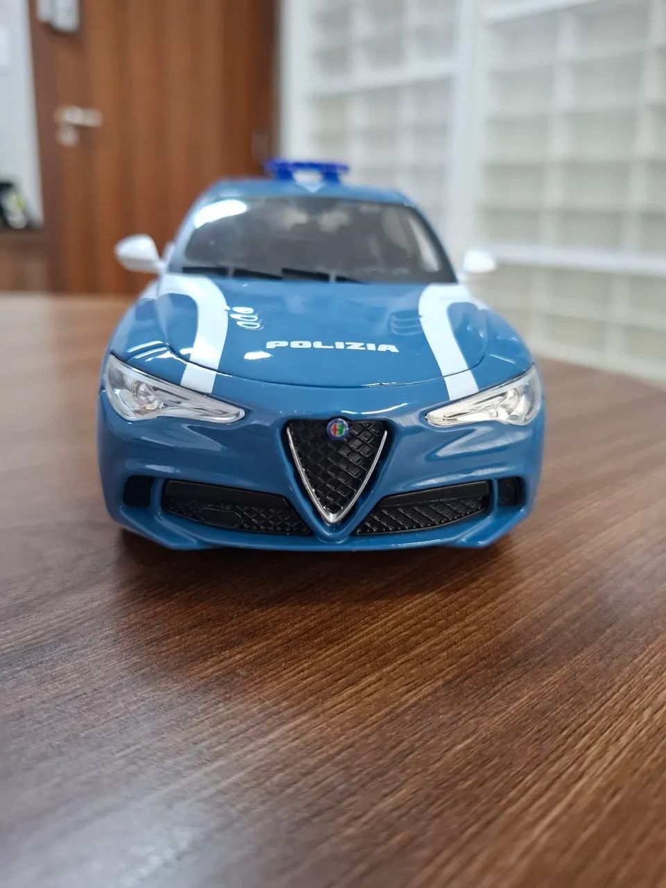 Miniatura Burago 1/24 ALFA ROMEO STELVIO POLIZIA 2017 - Foto 5