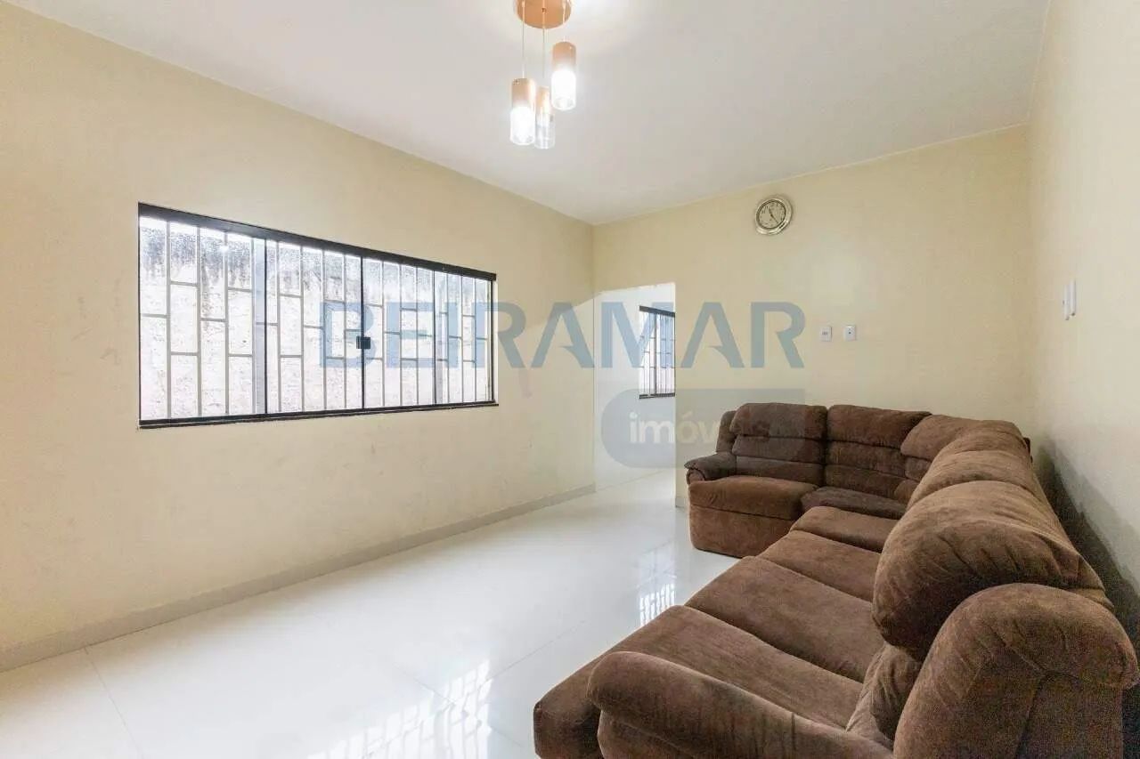 Casa para Venda com 3 quartos com 300 m² na QSD -TAGUATINGA DF