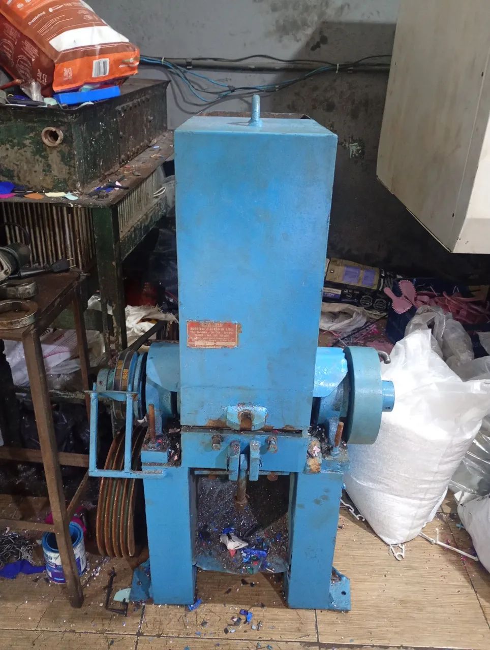 Vendo um moinho de plástico 200 mim de boca valor 5.900