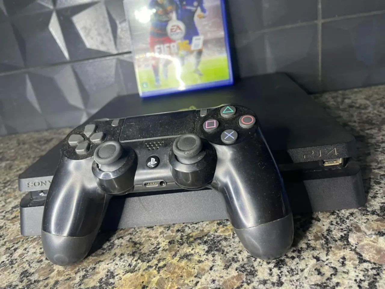 PS4 Slim 1T Semi Novo. - Foto 2