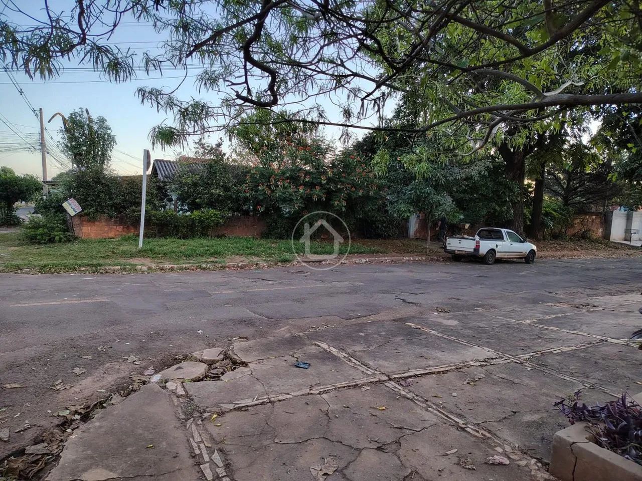 TERRENO GRANDE DE ESQUINA - Foto 5