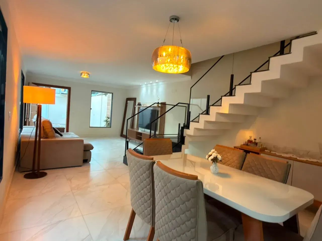 LOCAÇÃO CASA TRIPLEX MOBILIADA EM INTERLAGOS  VILA VELHA/ES