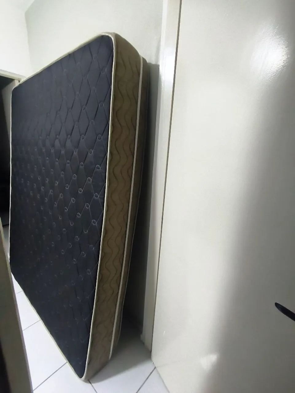 Cama box com colchão de molas 