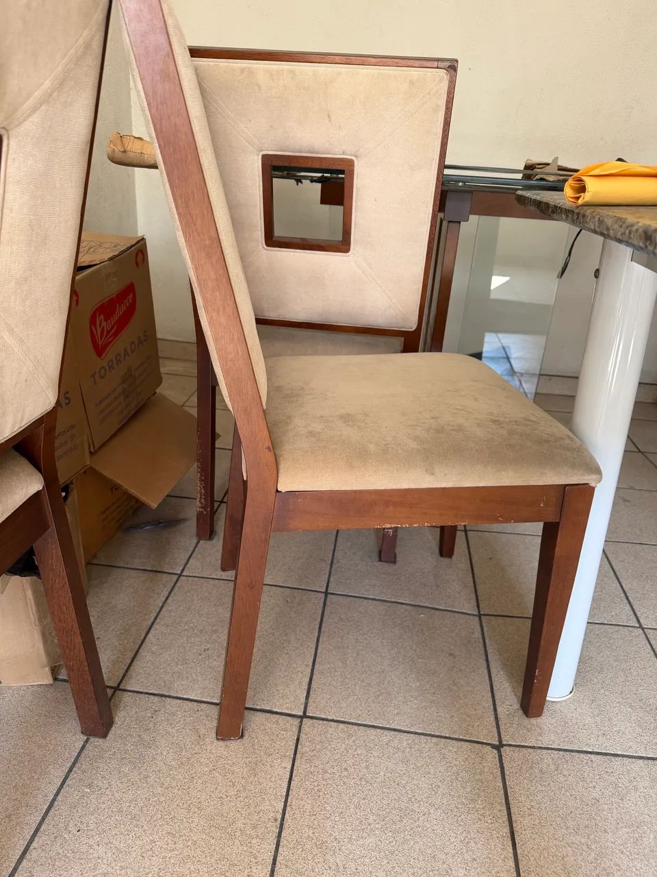 Conjunto de mesa e cadeiras 4 lugares  - Foto 4