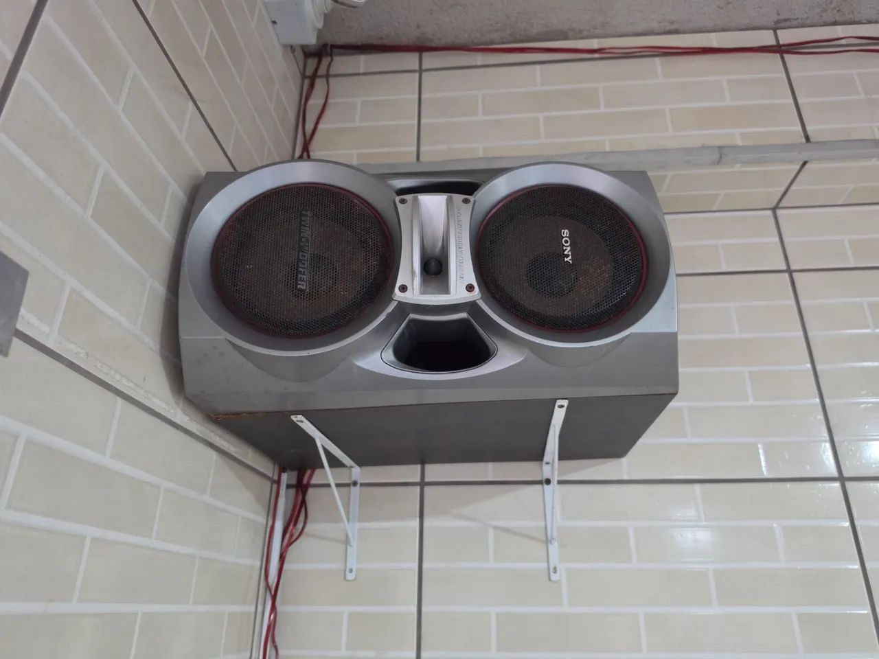 Caixa de som Sony Twin Woofer