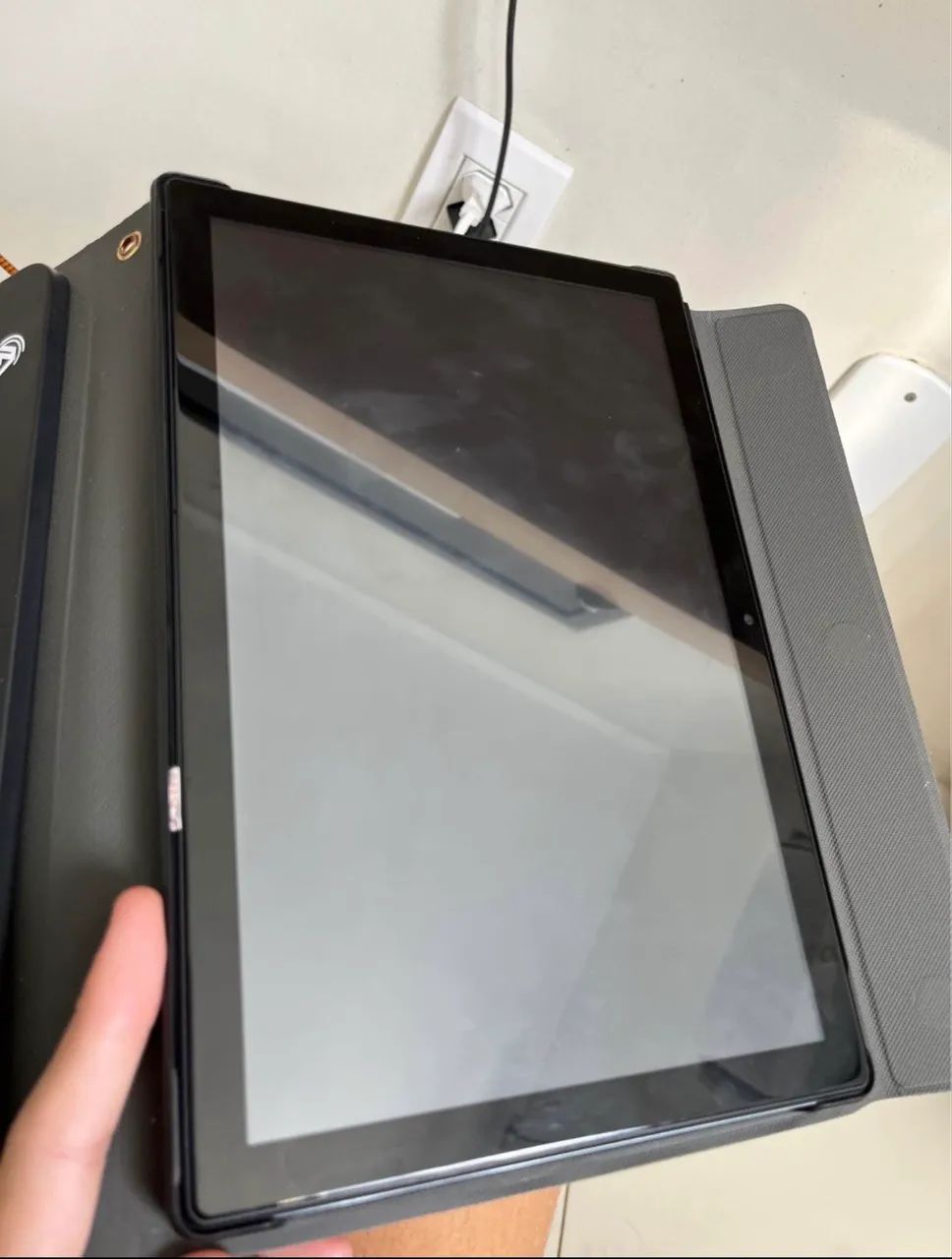 Tablet com capa e teclado - Foto 2