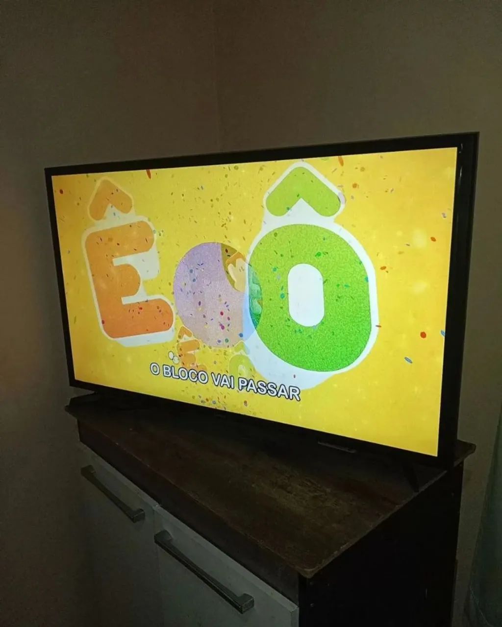 TV Samsung smart 43 polegadas muito nova imagem perfeita  - Foto 4