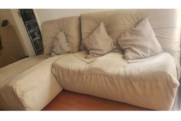 Sofá modular com chaise e puff - estrutura reforçada