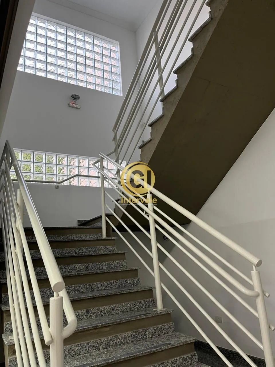 Ponto Comercial Próxima ao Fórum e Prefeitura em Jacareí | 500m² e 8 Vagas - Foto 3