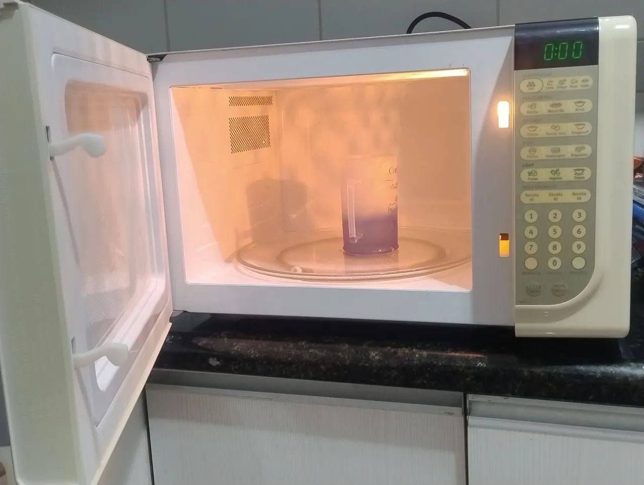Micro ondas Eletrolux 31 litros 220 volts funcionando perfeitamente  - Foto 2