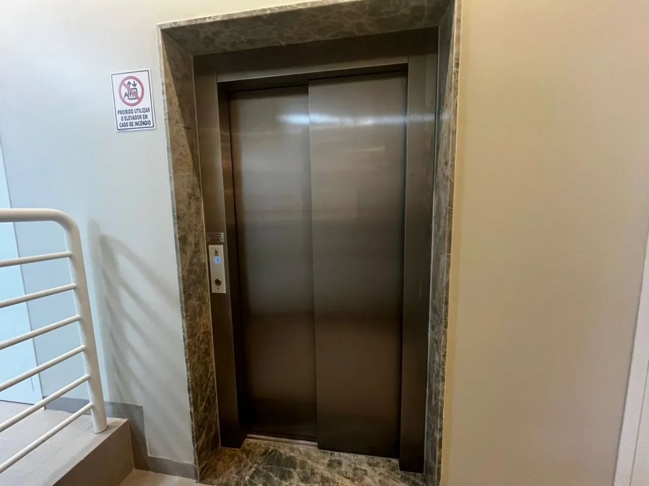 Prédio comercial disponível para locação no bairro Centro. - Foto 5