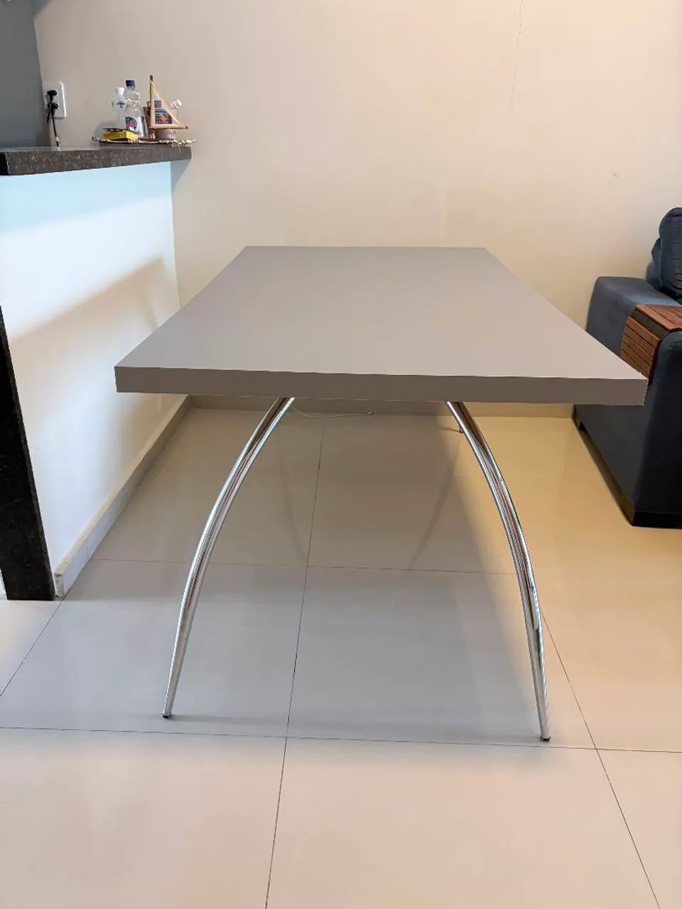 Mesa de MDF 6 cadeira - sem cadeiras