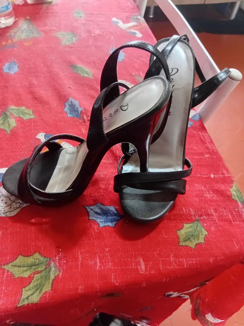 Roupas e sandália 
