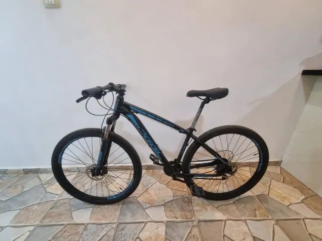  Bicicleta modelo Oggi Hacker Sport Aro 29.