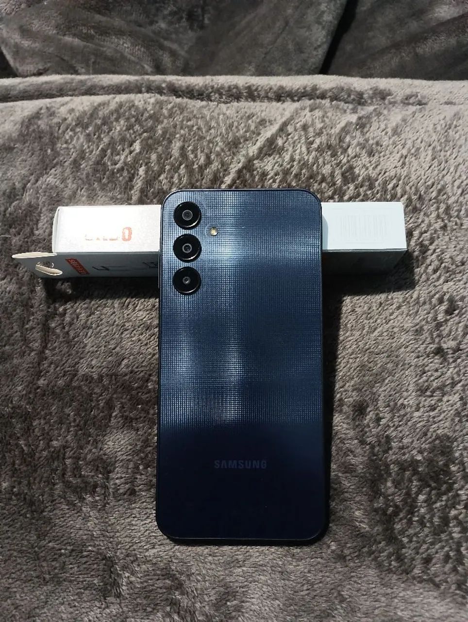 Samsung A25. 256gb. 8 ram 