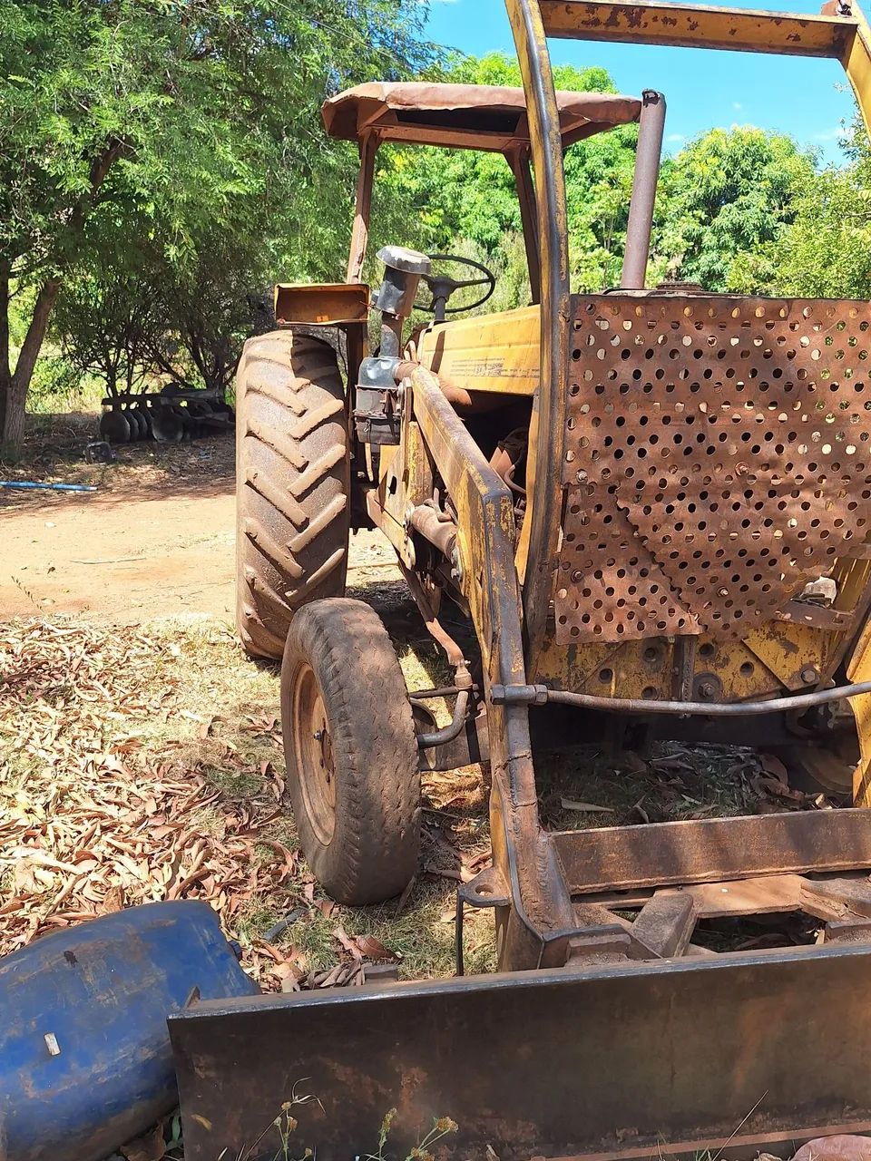 Trator cbt 2105