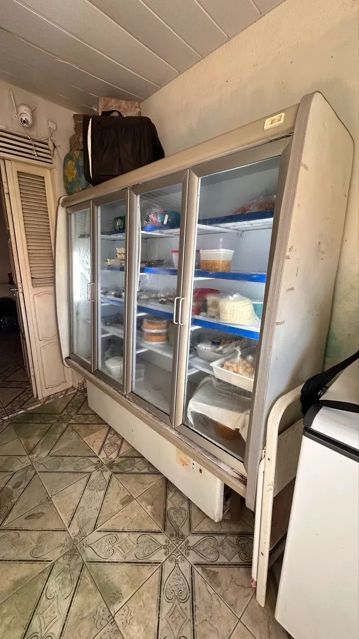 Refrigerador 4 portas / Expositor/ Vitrine