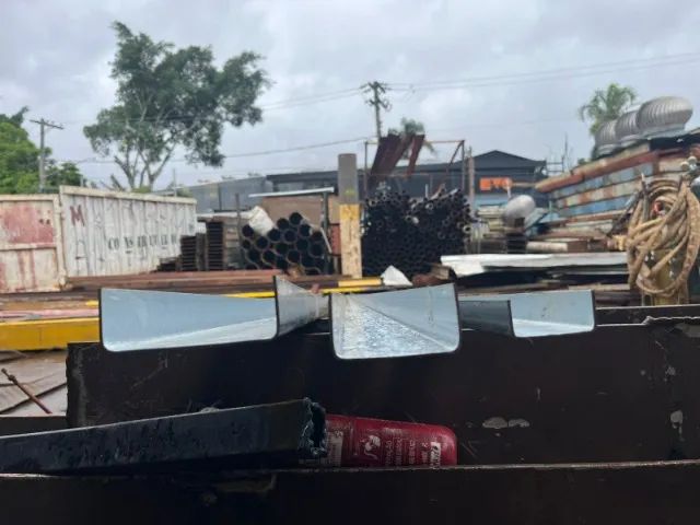 Perfil U 2, 3 e 4 polegadas novas galvanizadas / Viga u de ferro / Perfil metálico - Foto 2