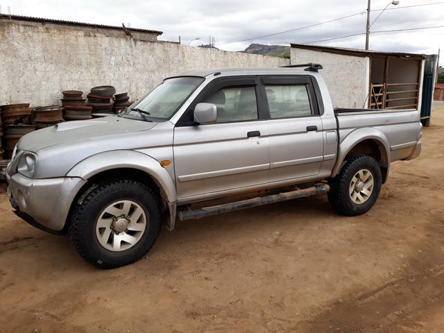 L200 Mitsubishi 2006 couro completa