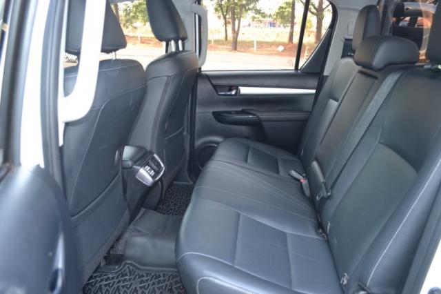 TOYOTA HILUX 2017/2018 2.8 SR 4X4 CD 16V DIESEL 4P AUTOMATICO - Foto 3