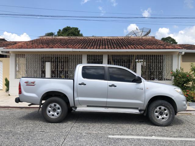 Vendo Hilux único dono